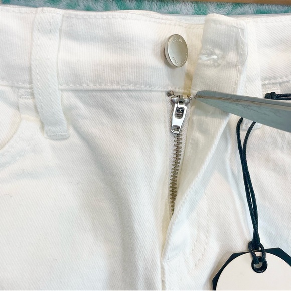 White Jean Shorts Denim Distressed Isabella Mis Rise Short NEW NWT Women’s Small - Picture 2 of 11